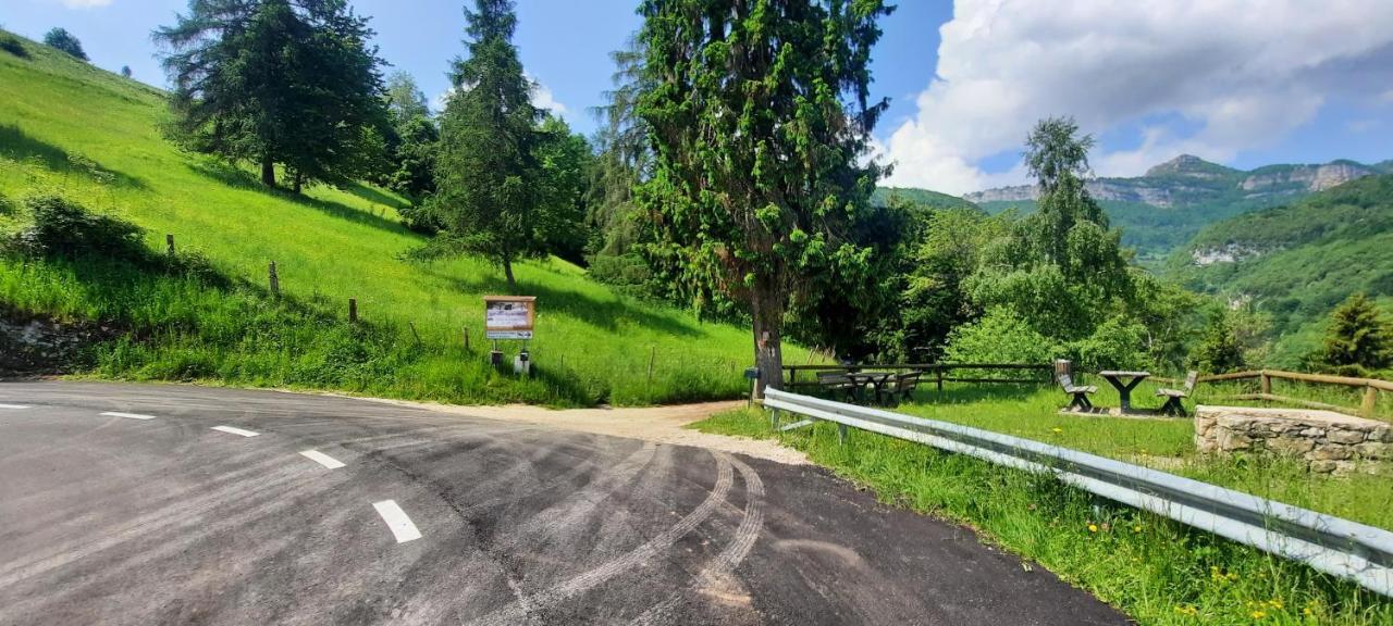 Garni Fobbie Hotel Брентонико Екстериор снимка